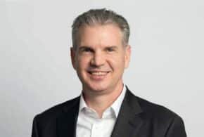 Stewart Steeves headshot